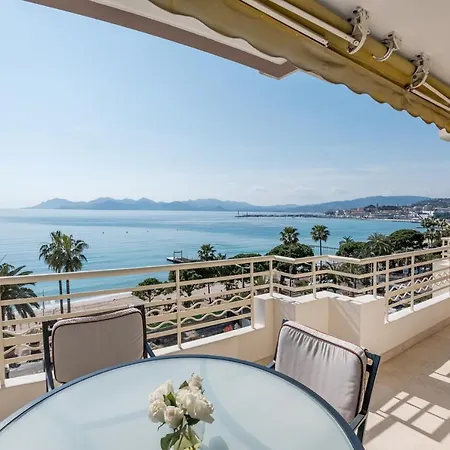 Buckingham & Lloyds - Cannes