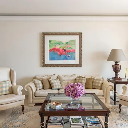Buckingham & Lloyds - Appartement *